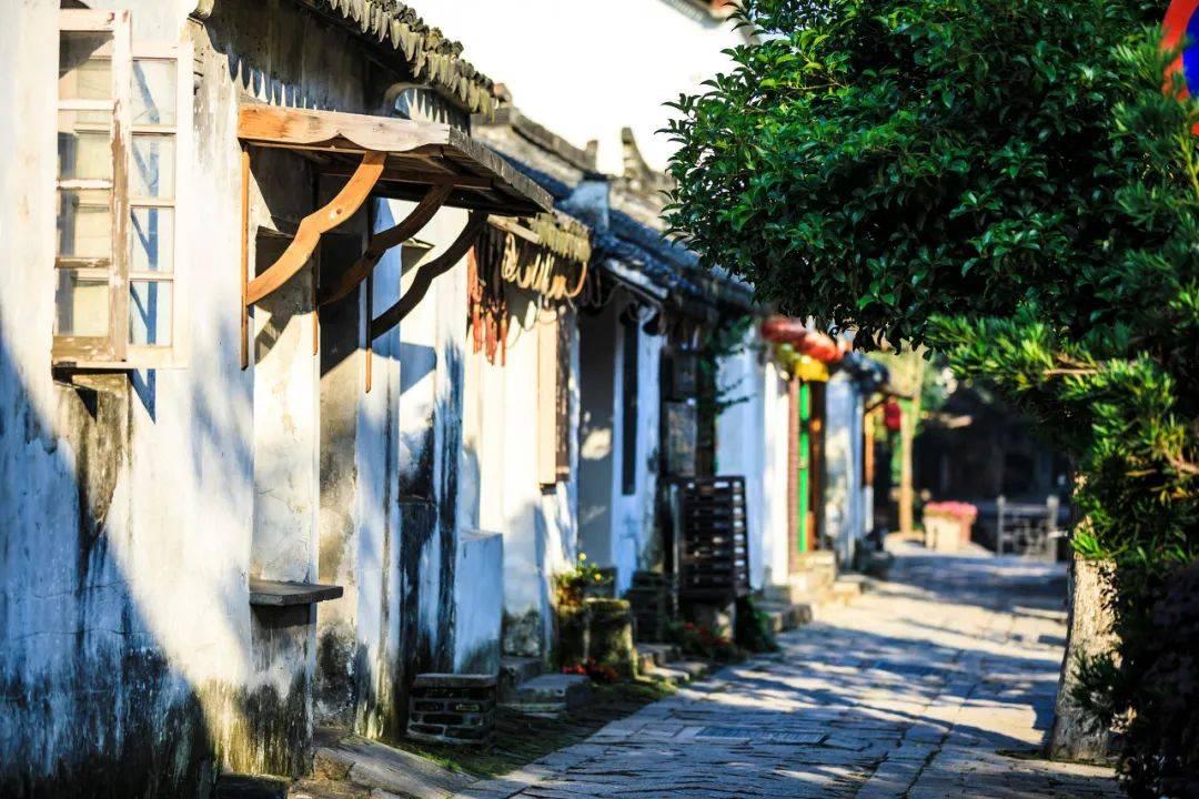 马卡：卡瓦哈尔的表现获得安帅和高层的认可，皇马将和他续约一年